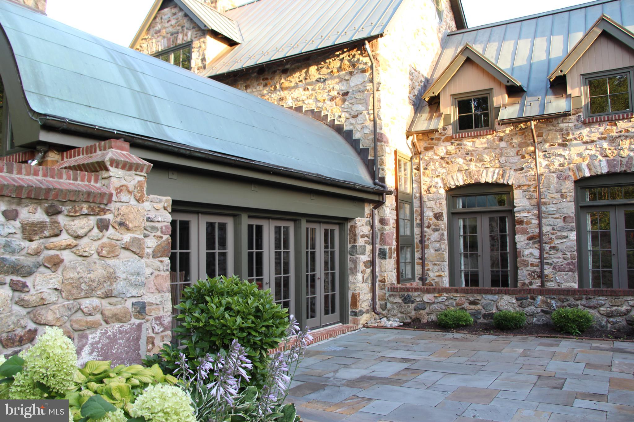 RADNOR HUNT - Residential