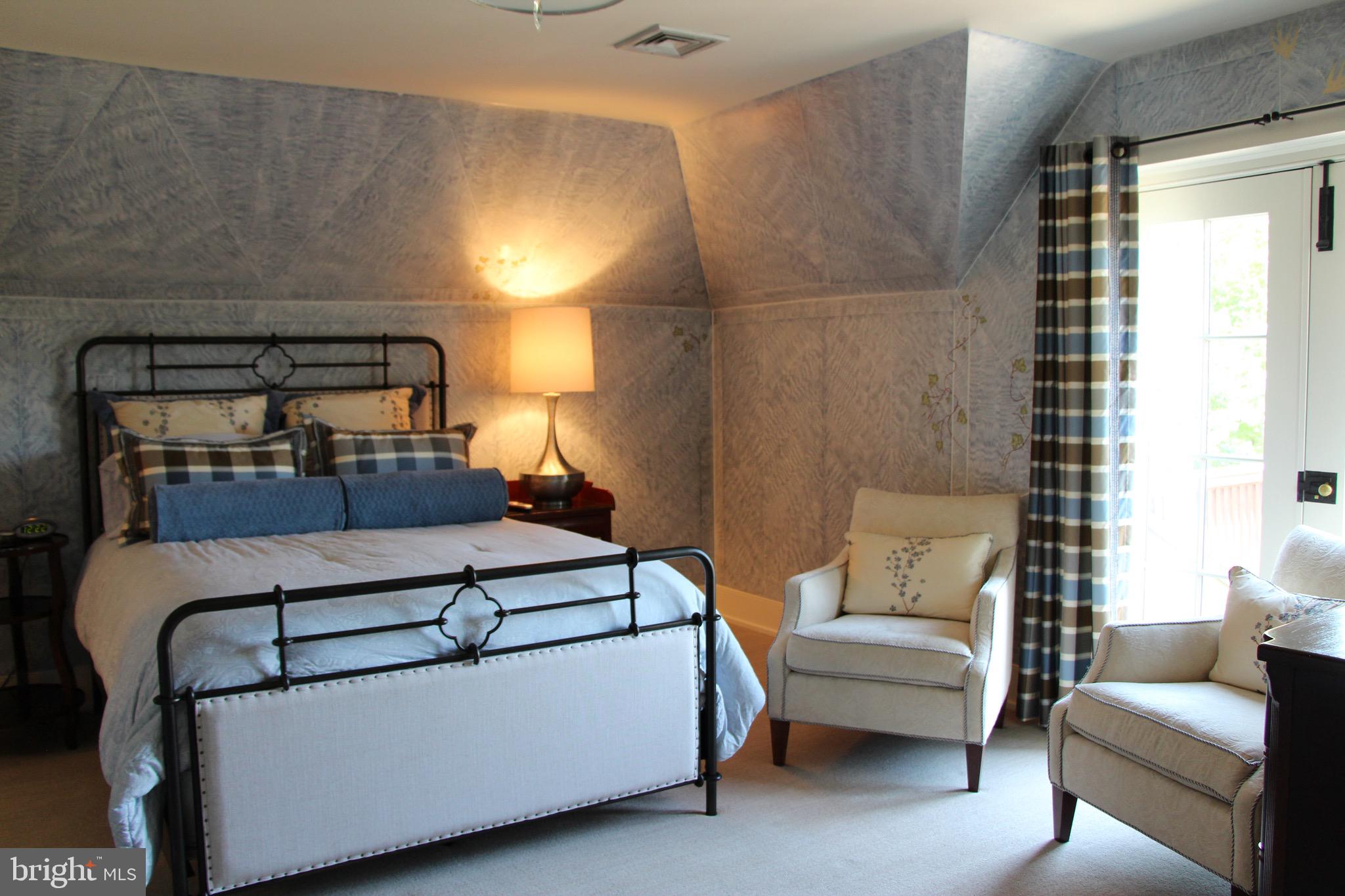 RADNOR HUNT - Residential