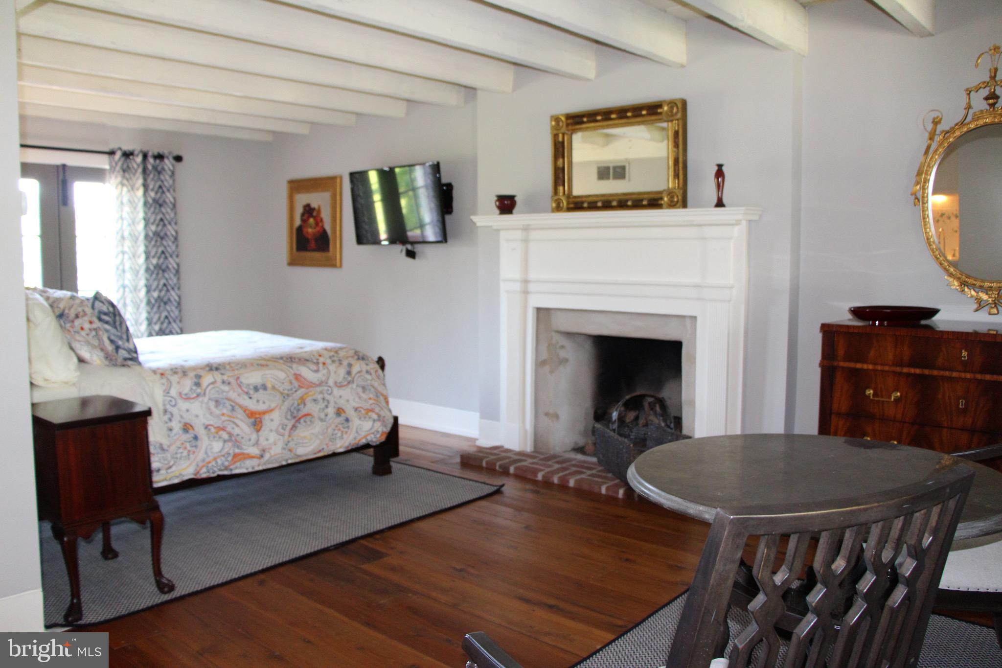 RADNOR HUNT - Residential