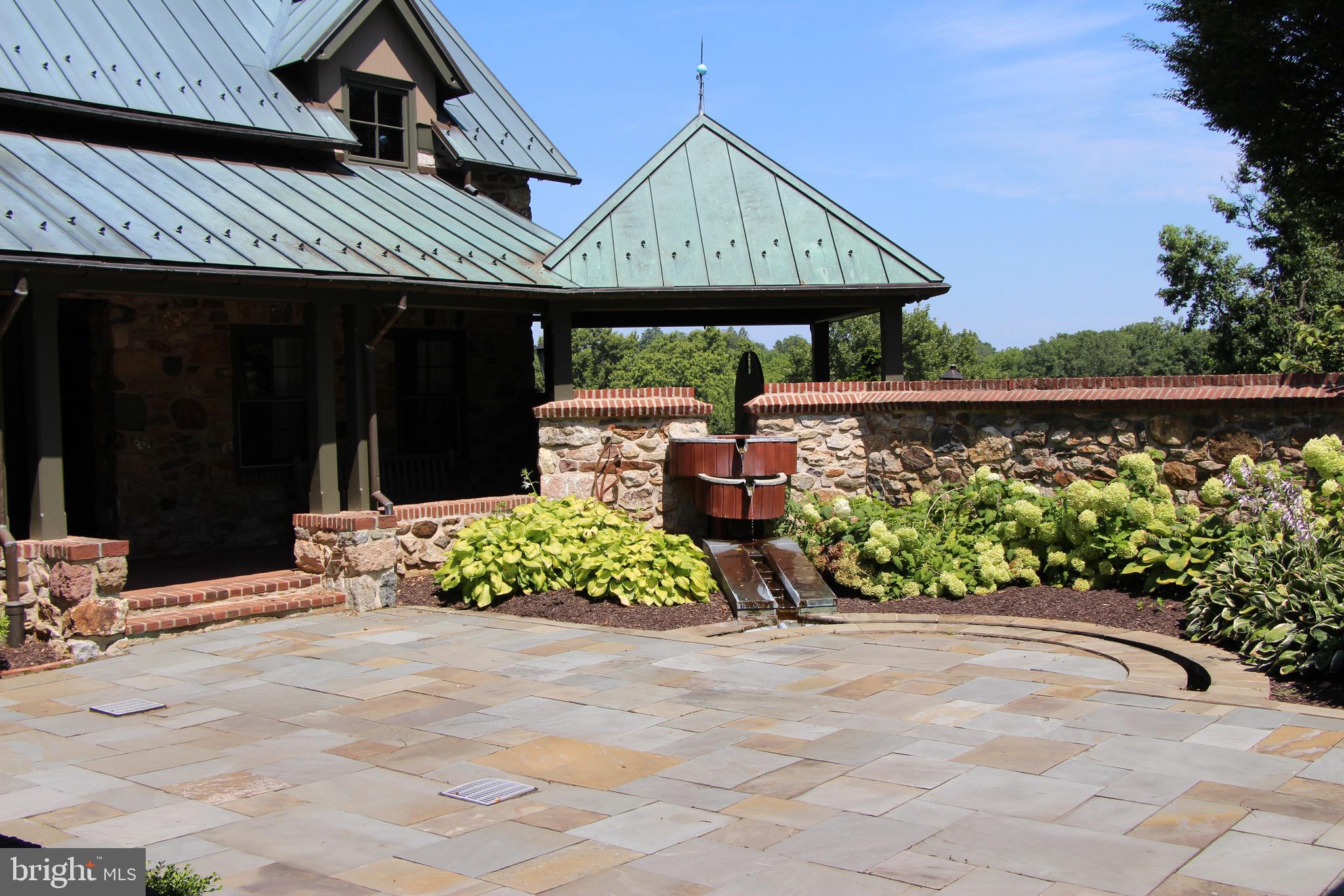 RADNOR HUNT - Residential