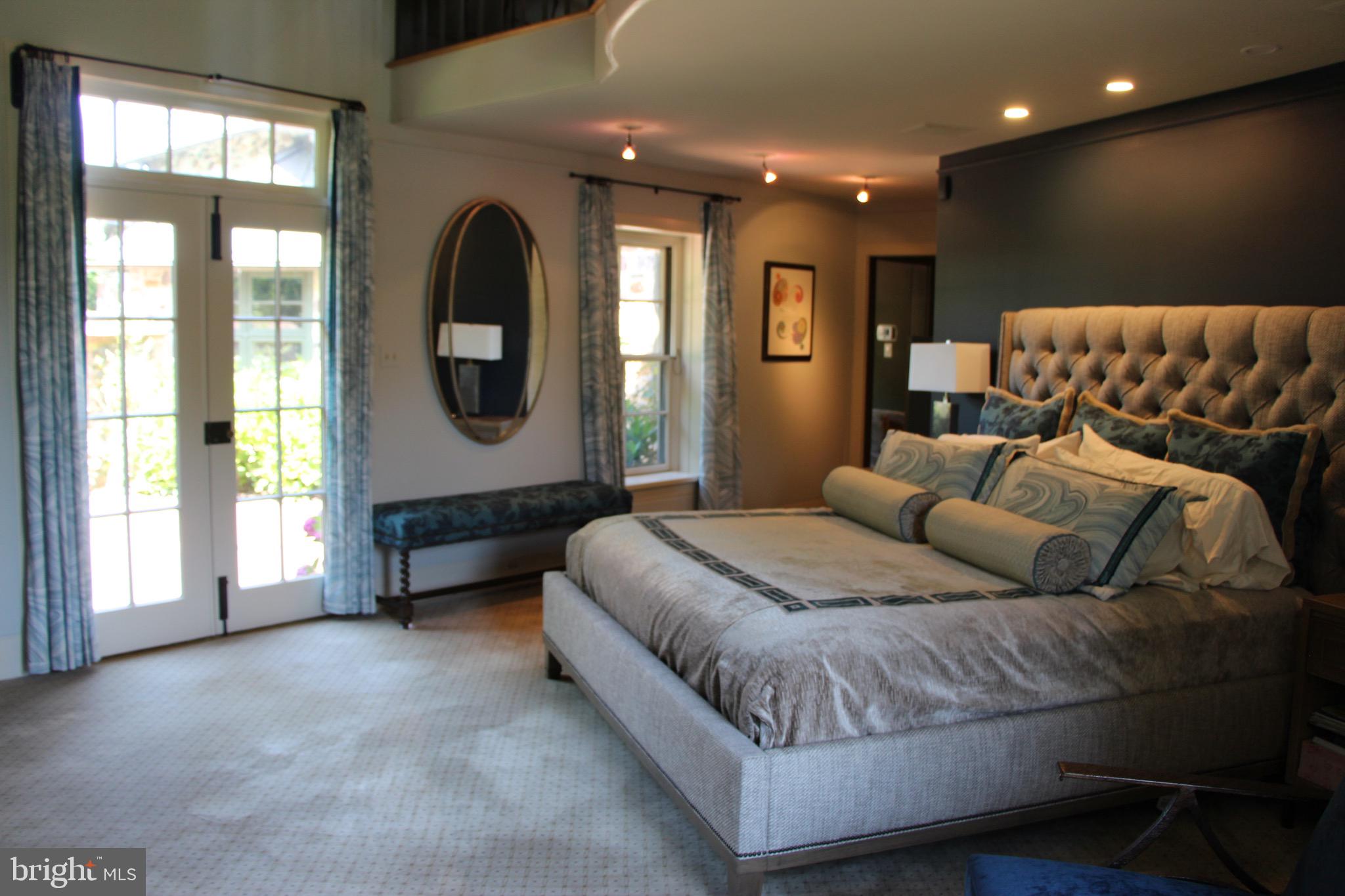 RADNOR HUNT - Residential