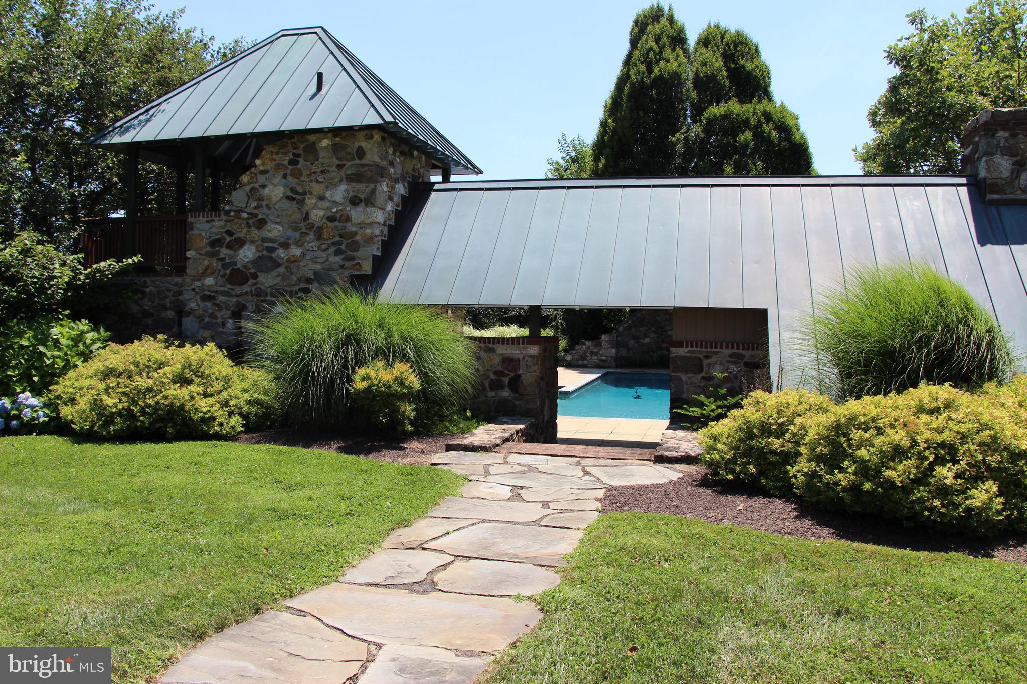 RADNOR HUNT - Residential