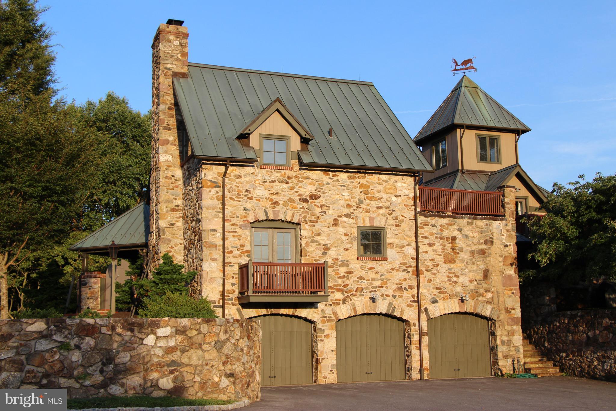 RADNOR HUNT - Residential