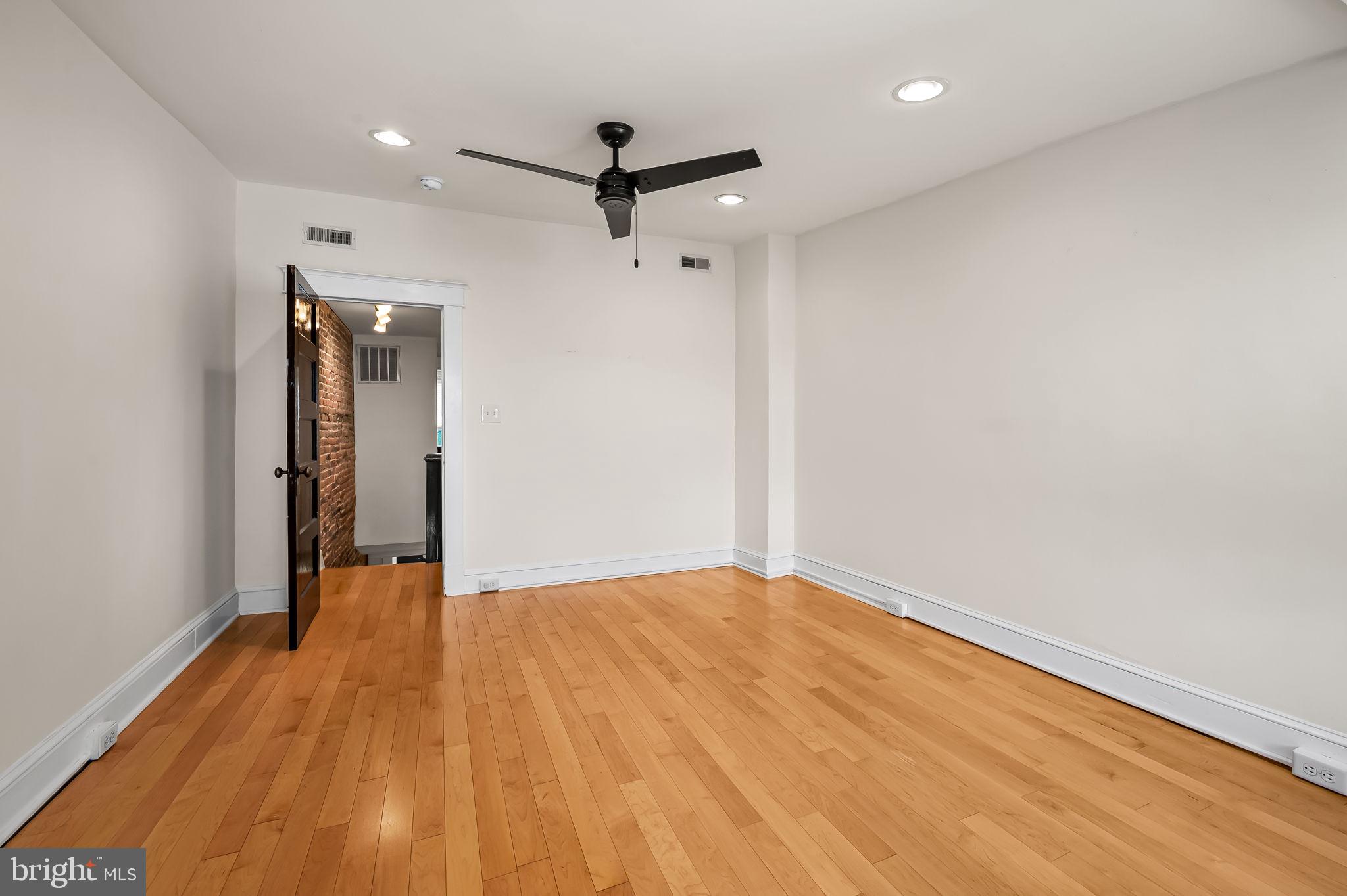LOCUST POINT - Residential