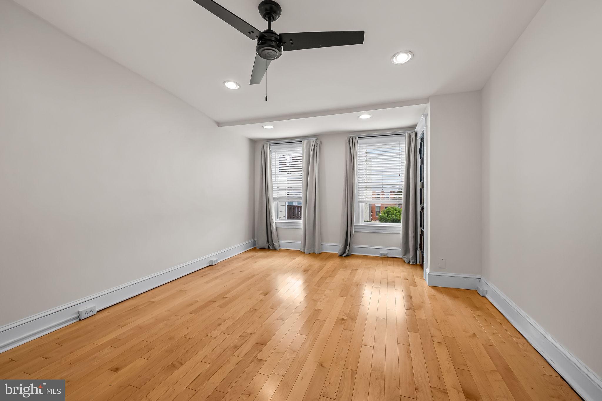 LOCUST POINT - Residential