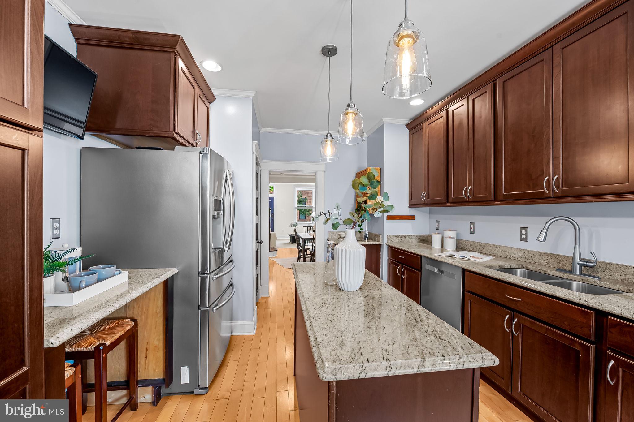 LOCUST POINT - Residential