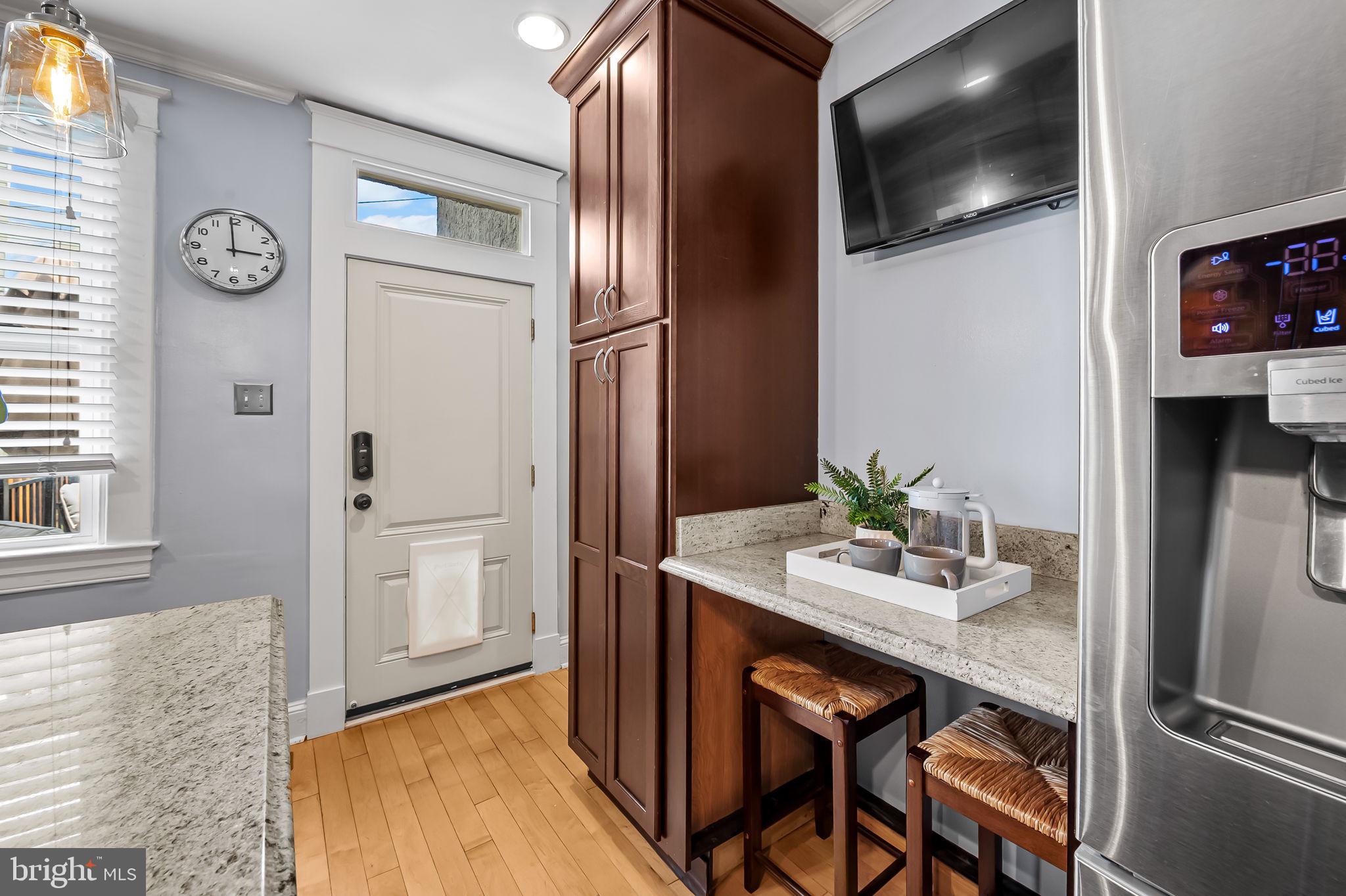 LOCUST POINT - Residential