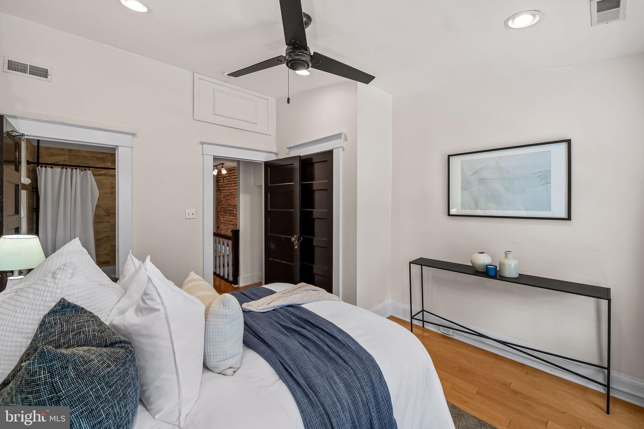 LOCUST POINT - Residential