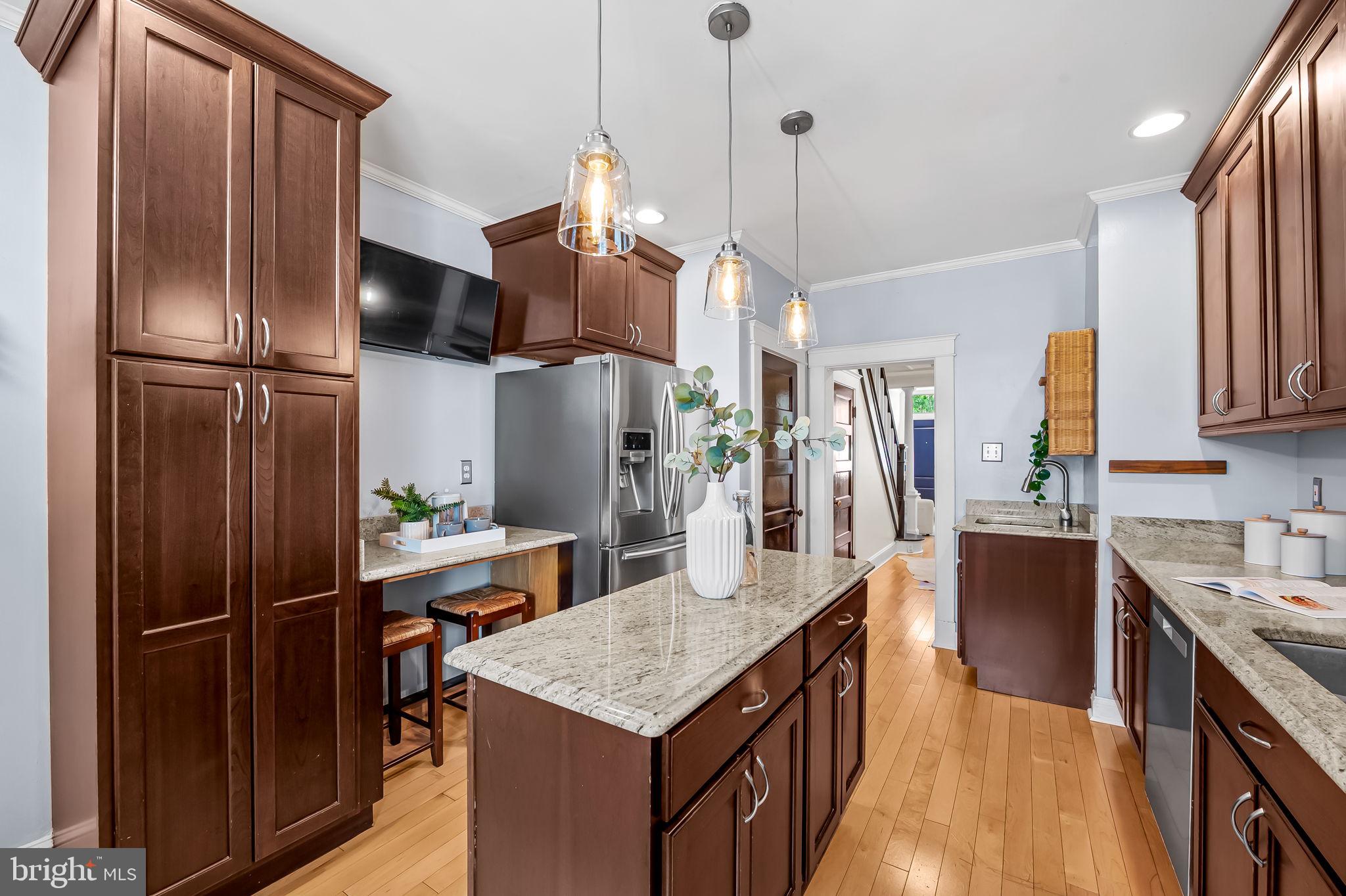 LOCUST POINT - Residential