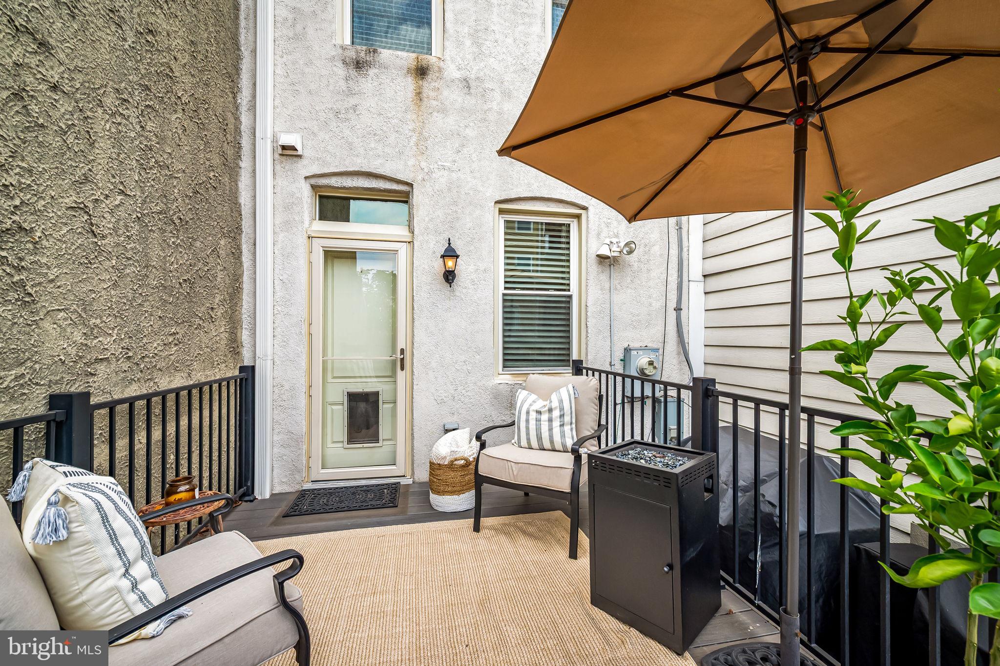 LOCUST POINT - Residential