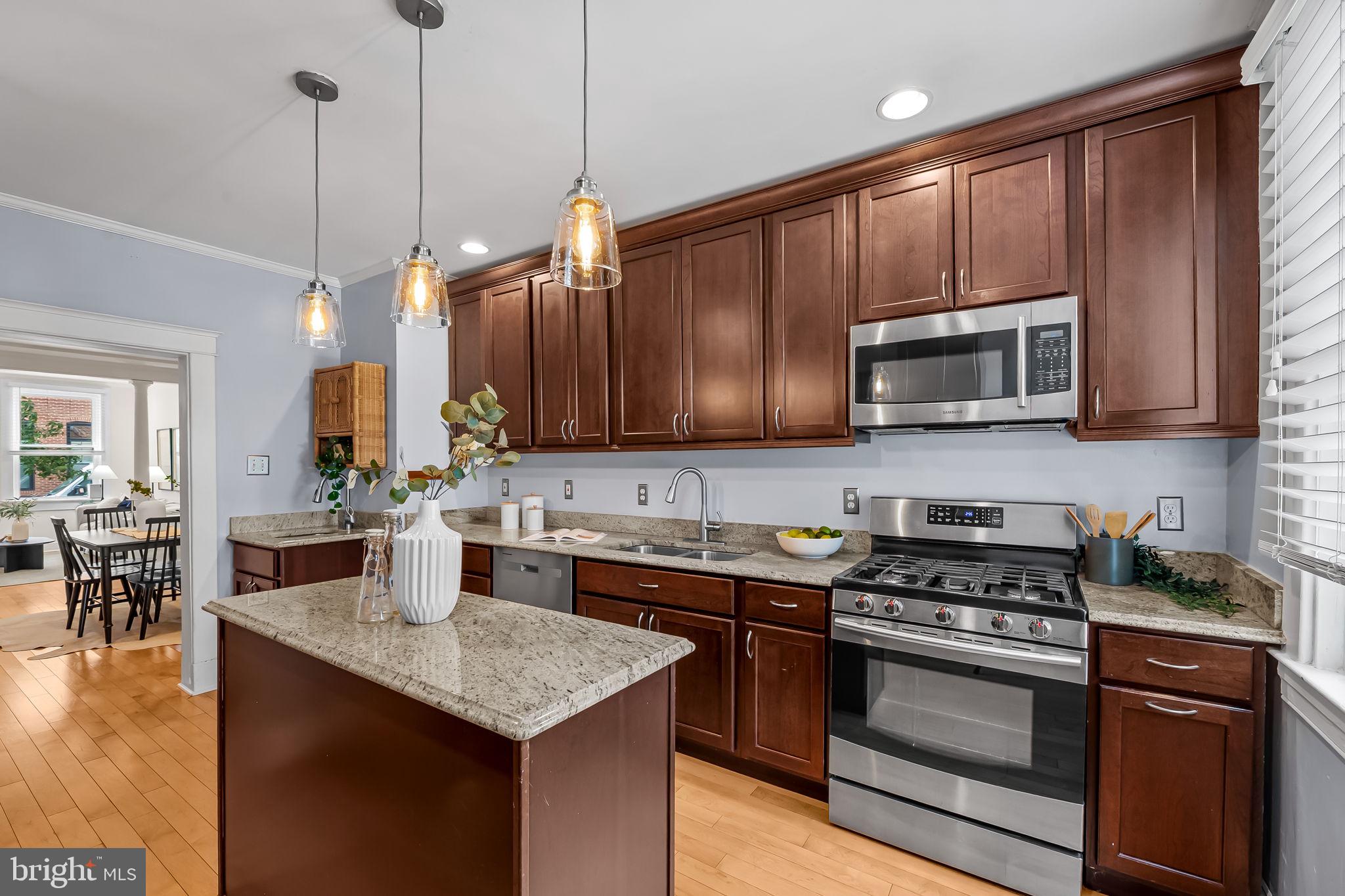 LOCUST POINT - Residential
