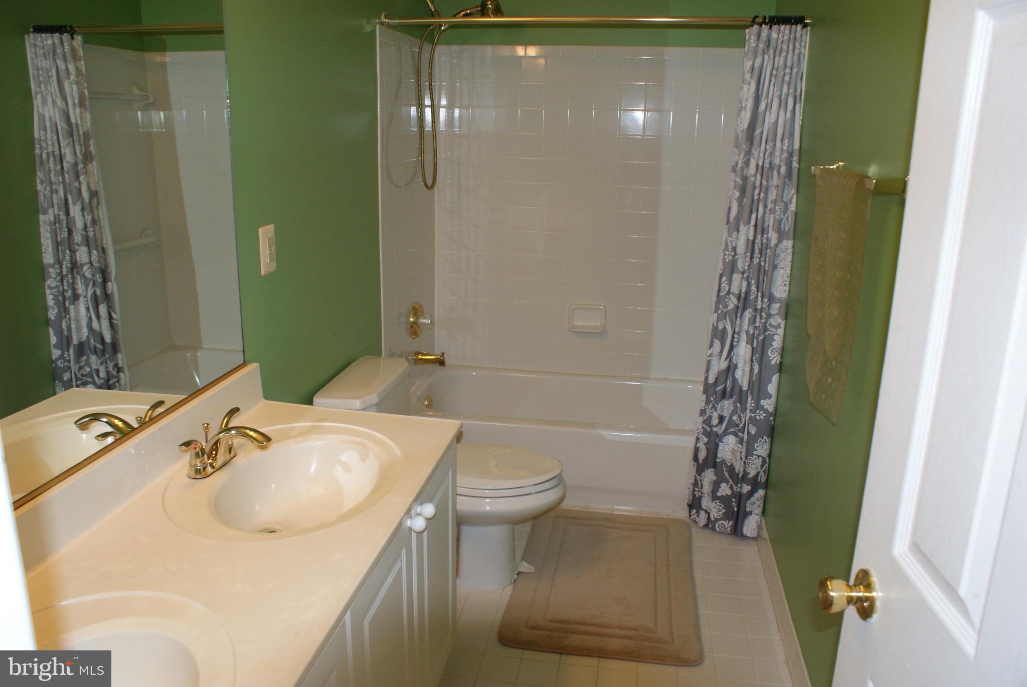 SENECA VIEW ESTATES - Residential Lease