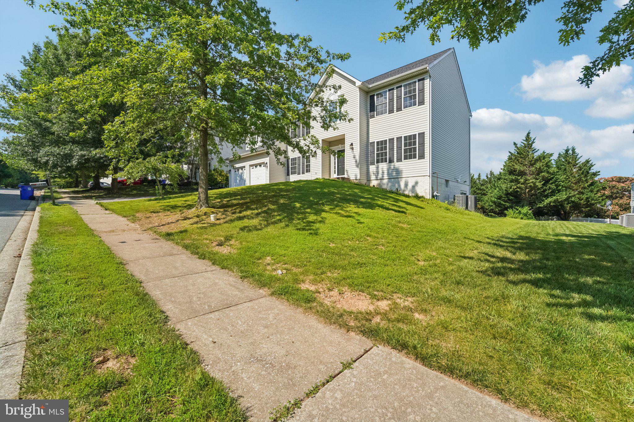 1308 SCOTCH HEATHER AVENUE