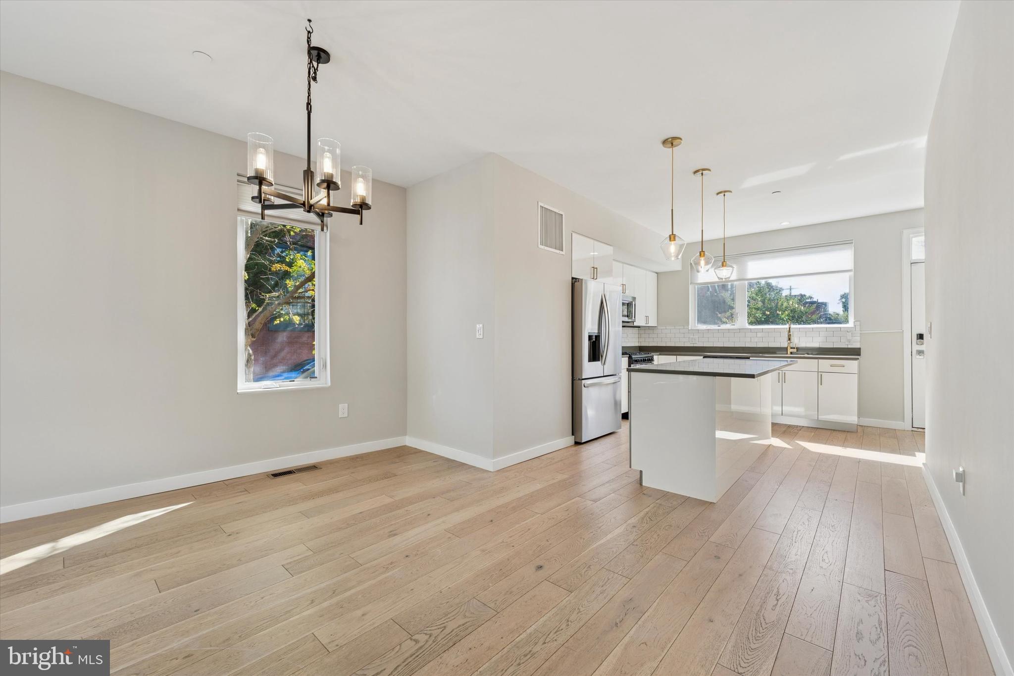 OLDE KENSINGTON - Residential Lease