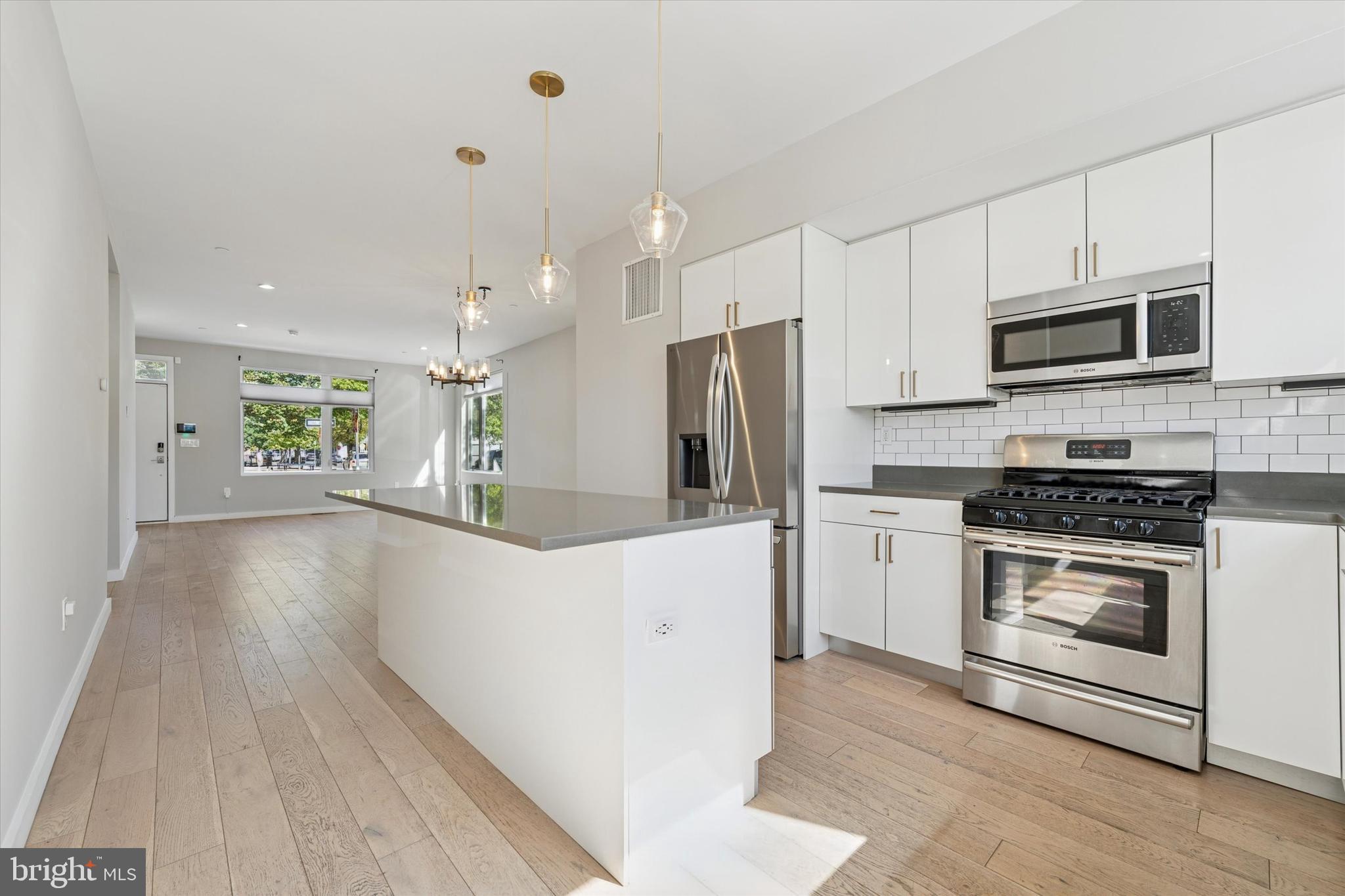 OLDE KENSINGTON - Residential Lease