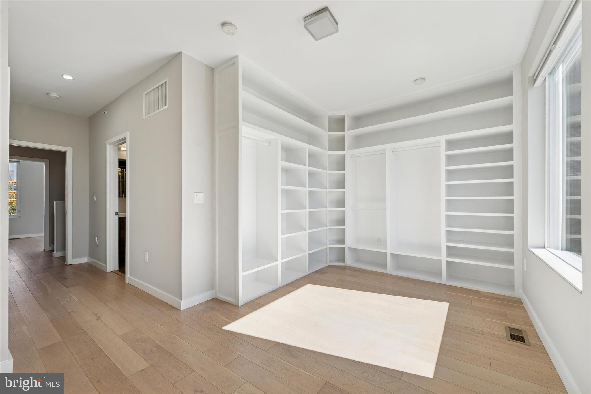 OLDE KENSINGTON - Residential Lease