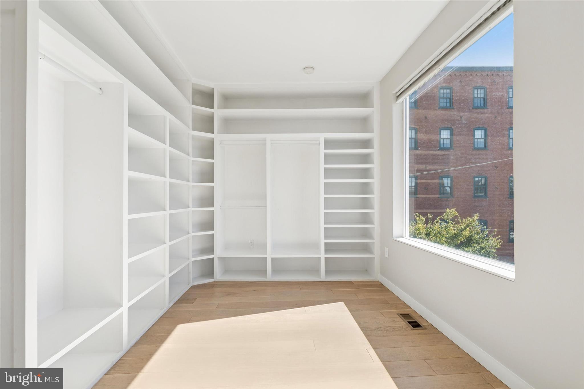 OLDE KENSINGTON - Residential Lease