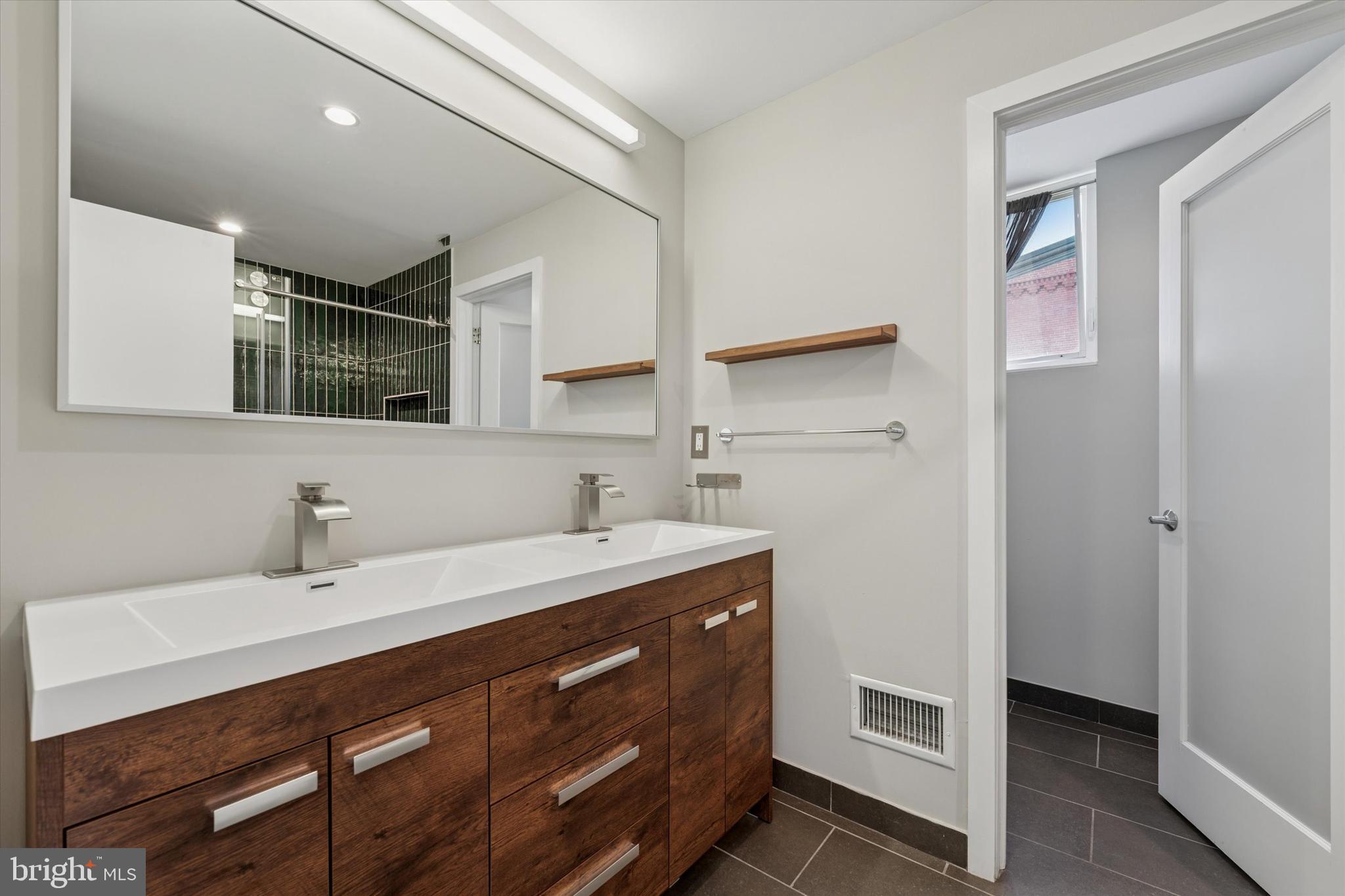 OLDE KENSINGTON - Residential Lease