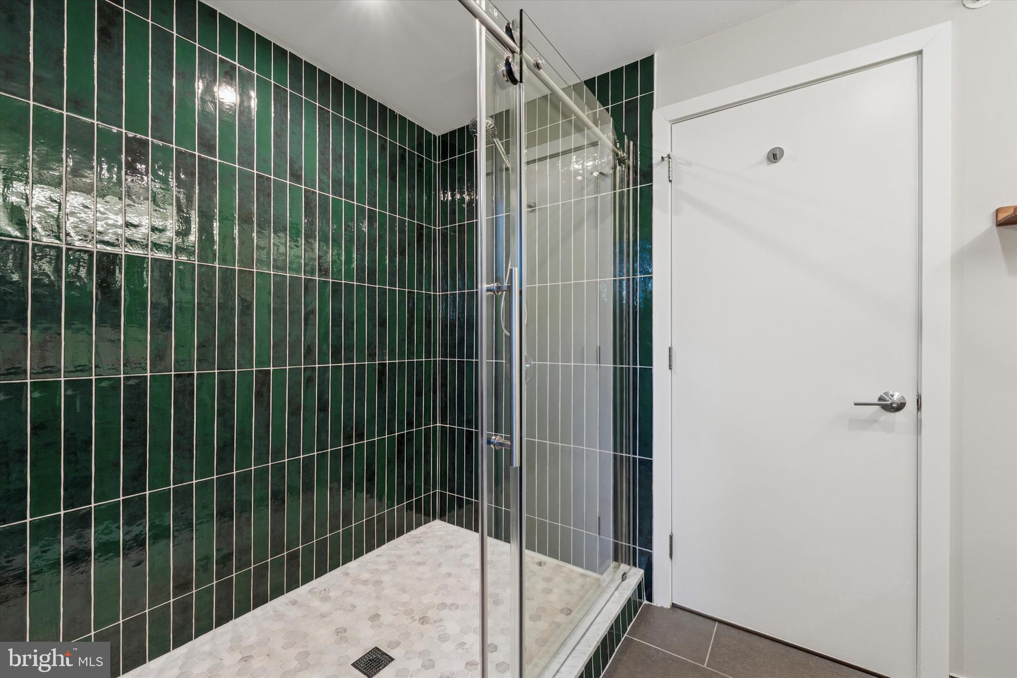 OLDE KENSINGTON - Residential Lease