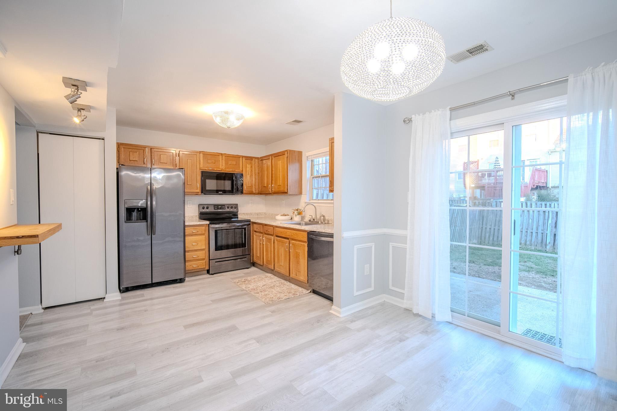 RIVERSIDE RUN - Residential