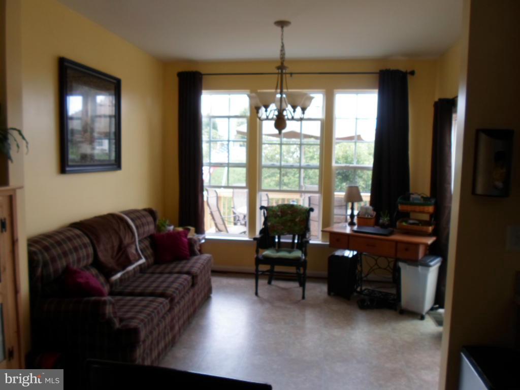 COLONIAL HILLS - Residential Lease