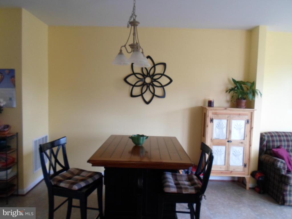 COLONIAL HILLS - Residential Lease