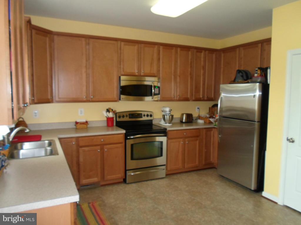 COLONIAL HILLS - Residential Lease