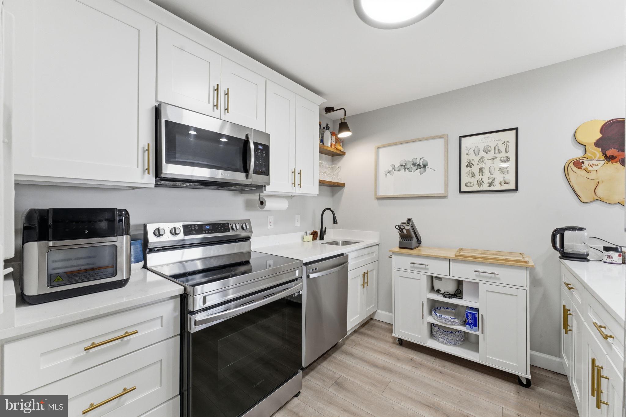 BARCROFT HILLS - Residential