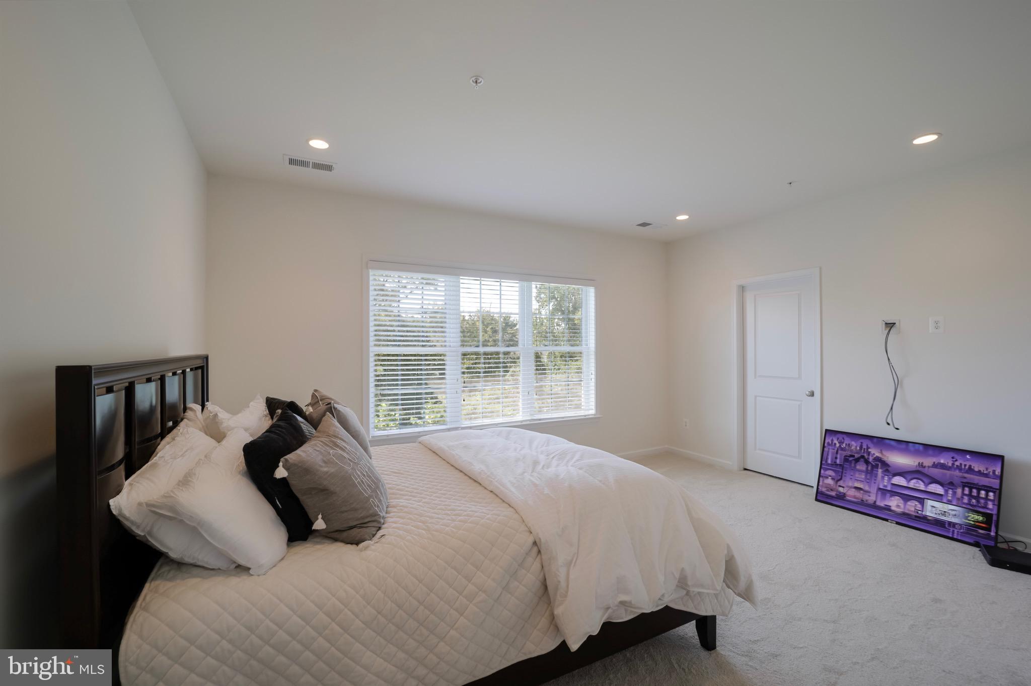 MARLBORO RIDGE - Residential