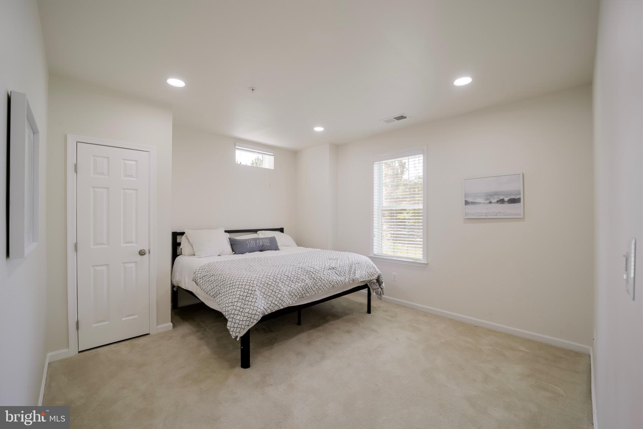 MARLBORO RIDGE - Residential