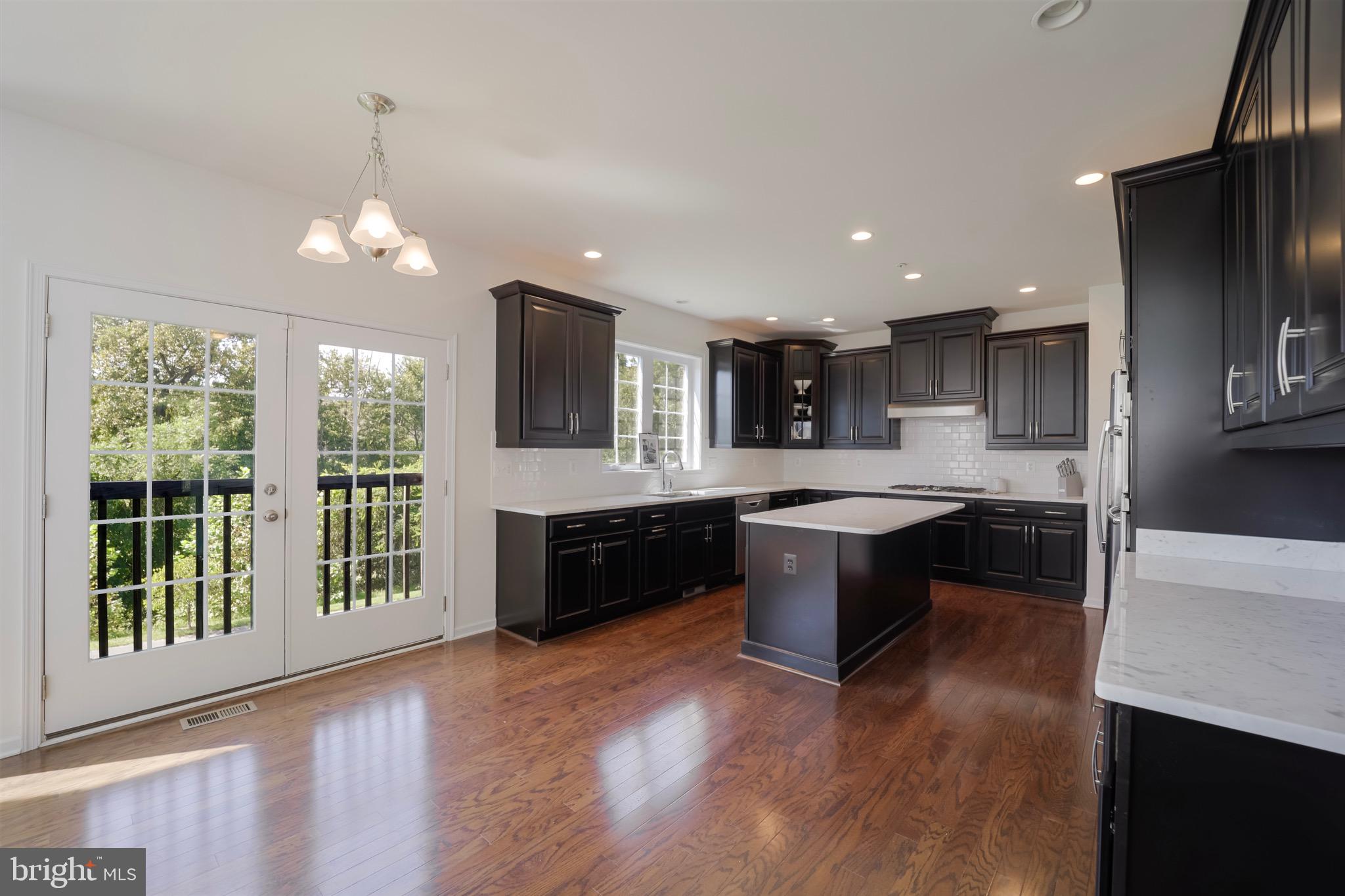 MARLBORO RIDGE - Residential