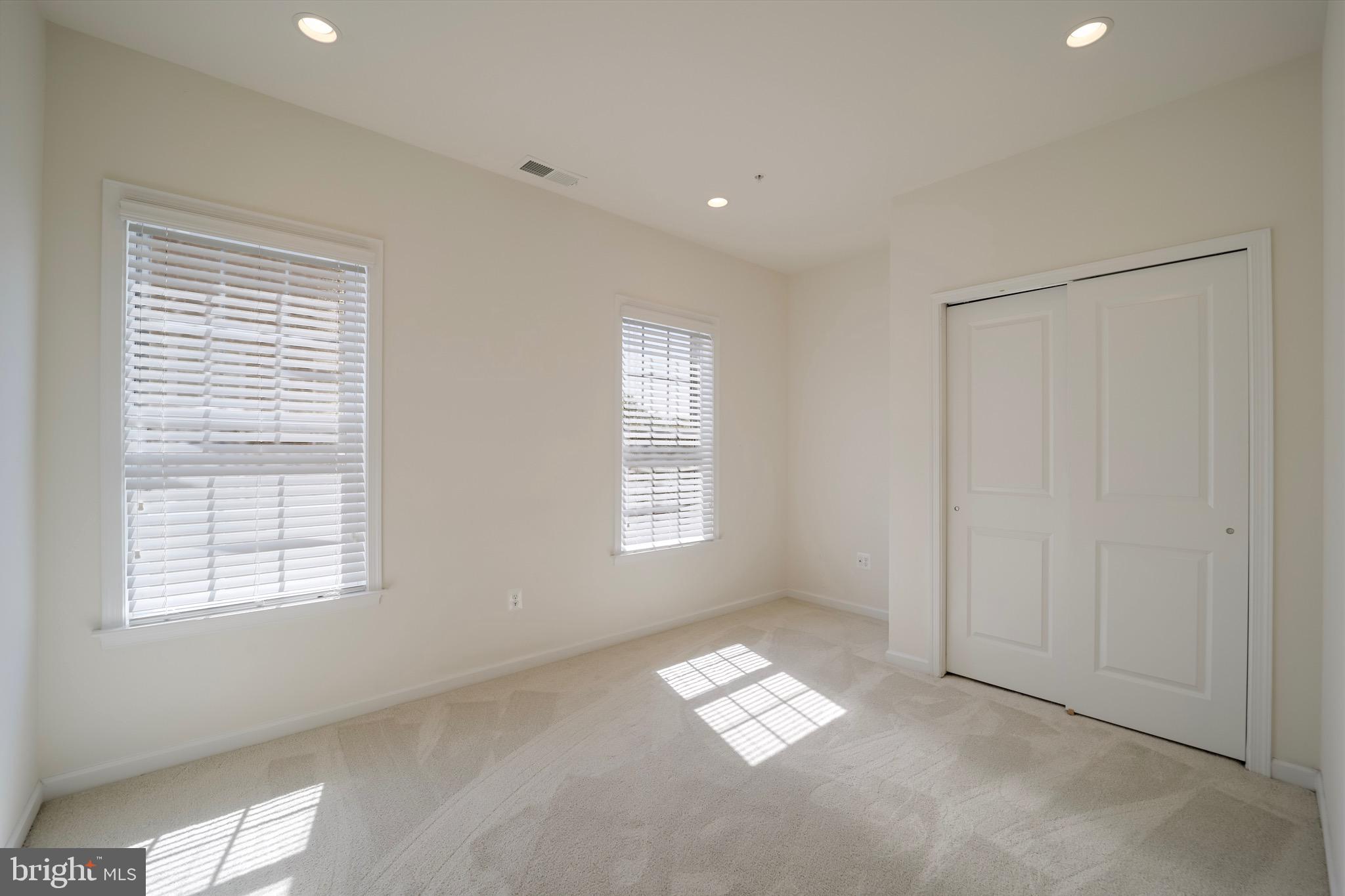 MARLBORO RIDGE - Residential