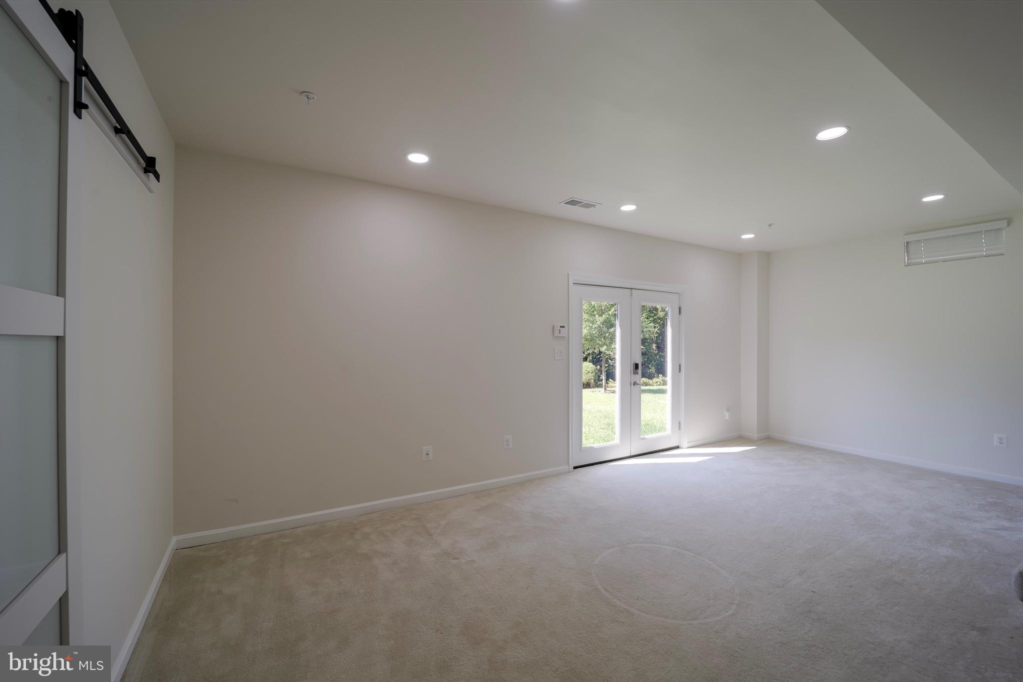 MARLBORO RIDGE - Residential