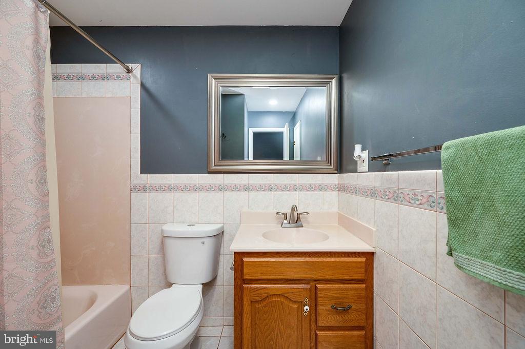 CRESTWOOD - Residential