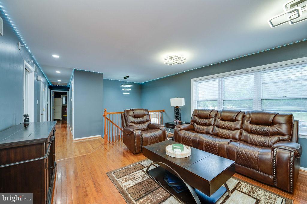 CRESTWOOD - Residential