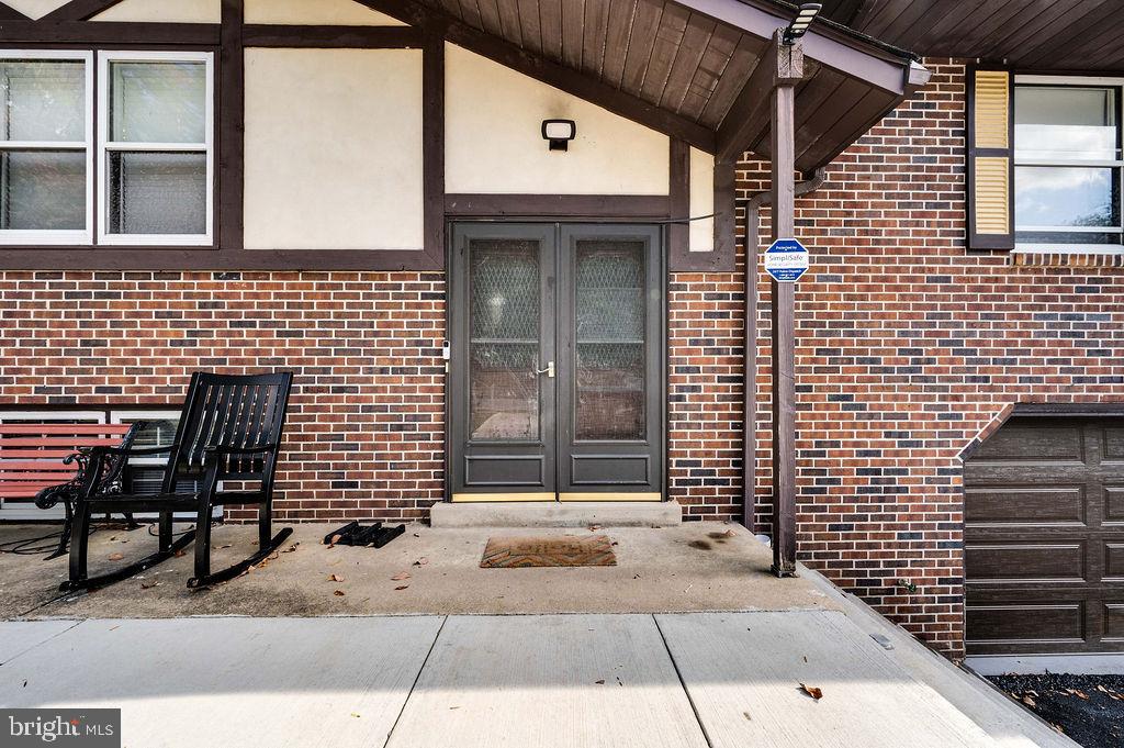 CRESTWOOD - Residential