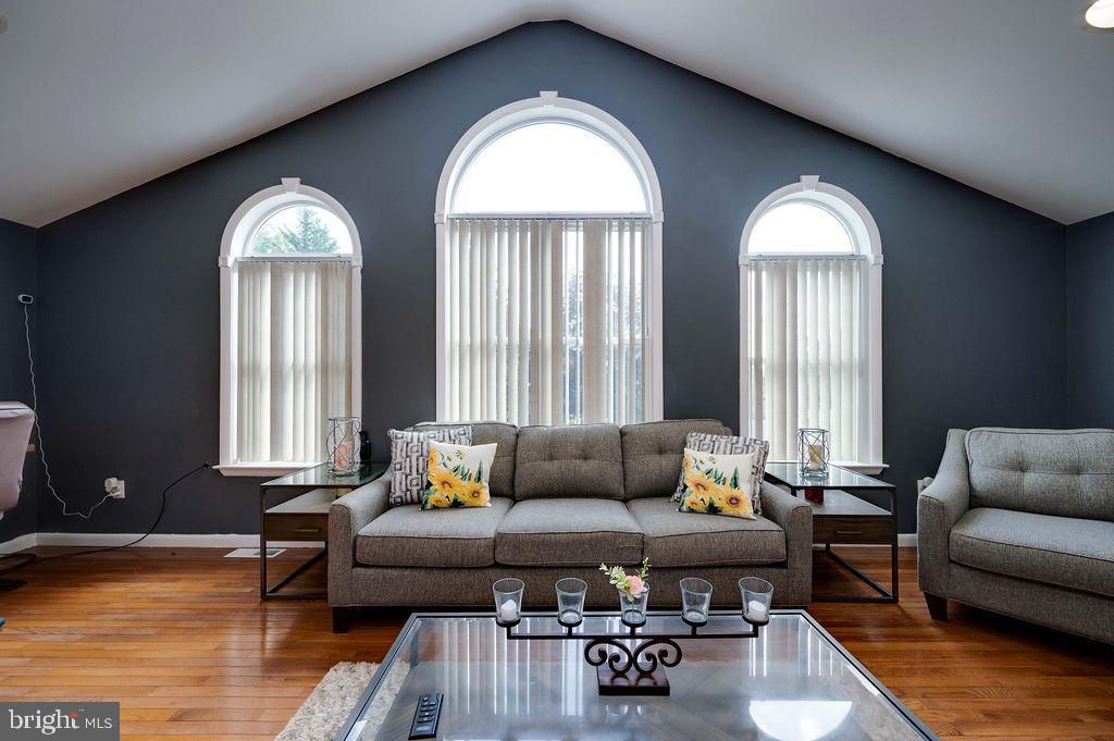 CRESTWOOD - Residential