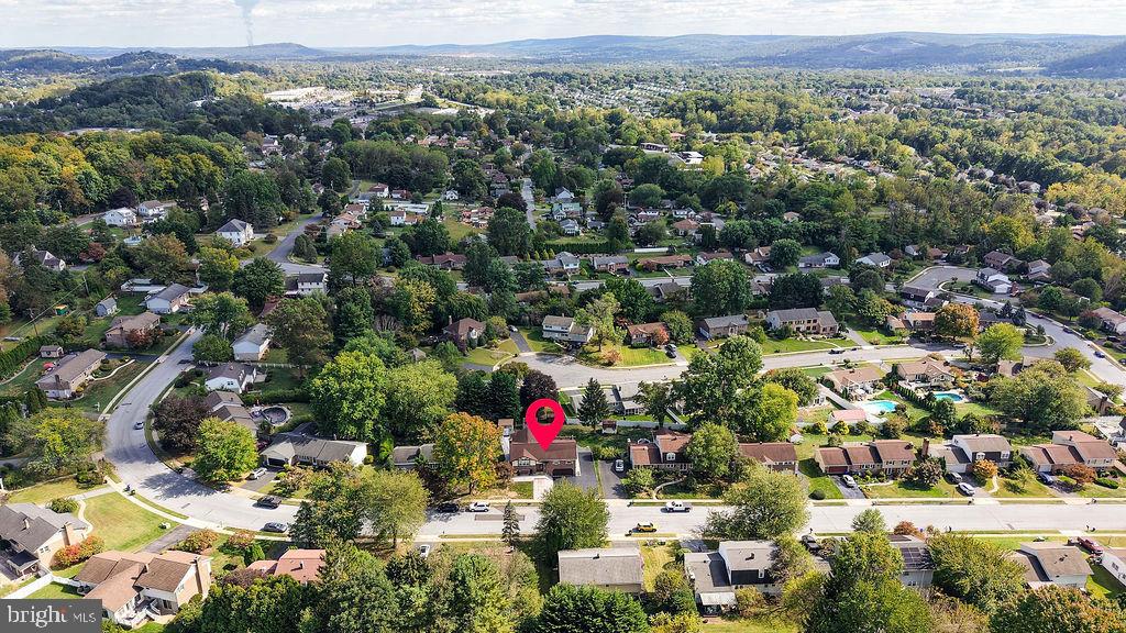 CRESTWOOD - Residential