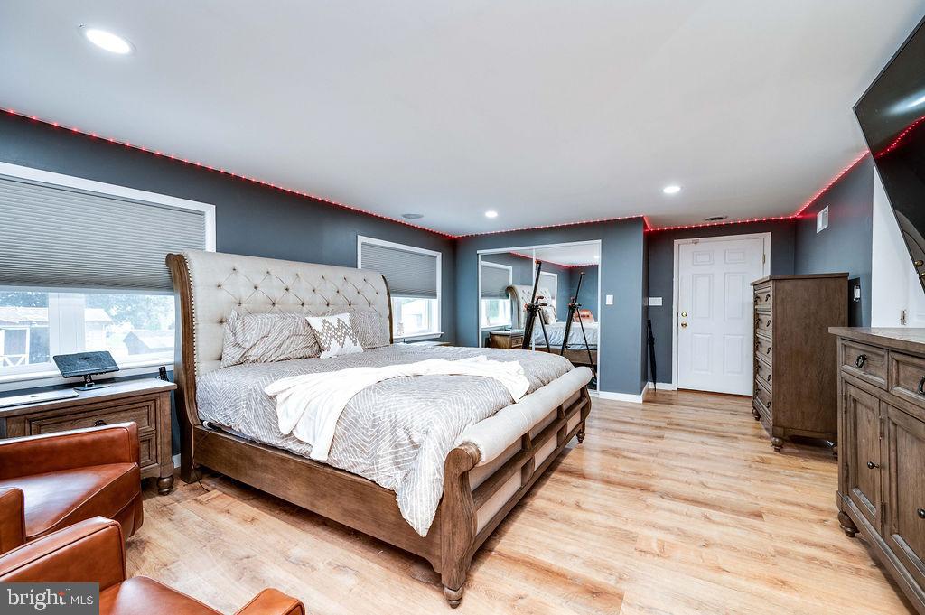 CRESTWOOD - Residential