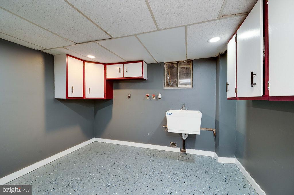 CRESTWOOD - Residential