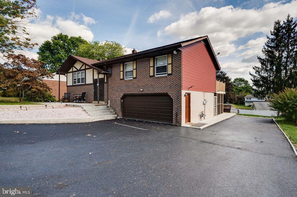 CRESTWOOD - Residential