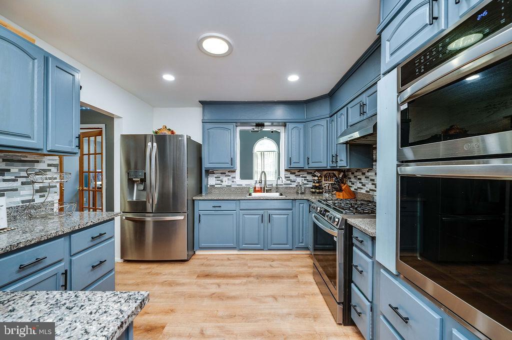 CRESTWOOD - Residential