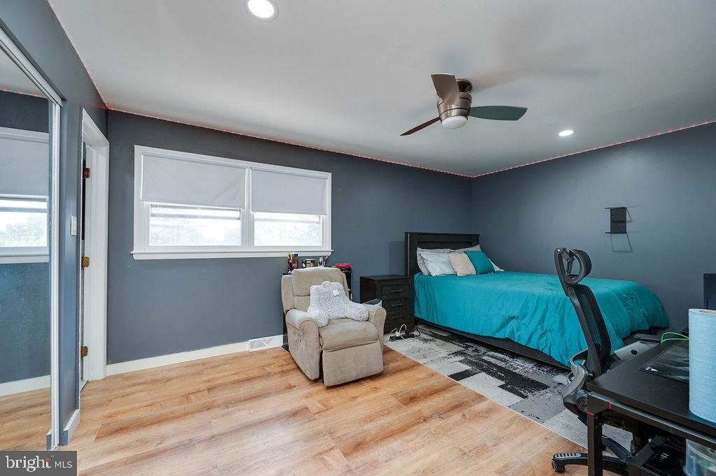 CRESTWOOD - Residential