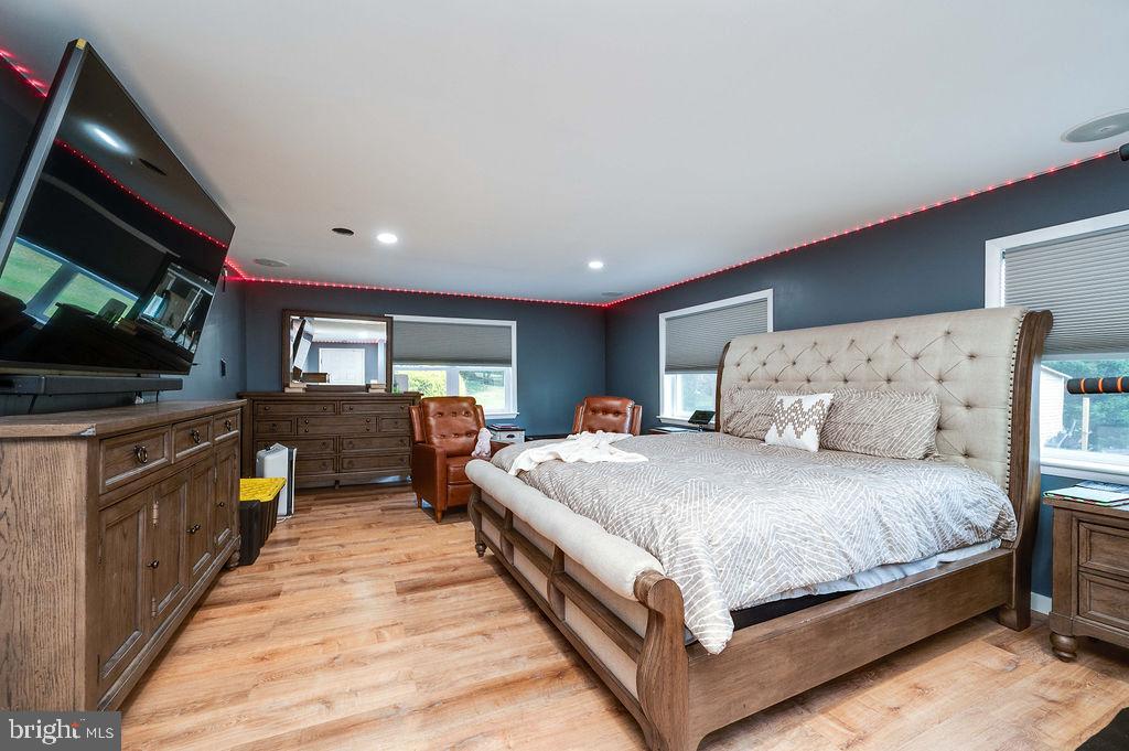 CRESTWOOD - Residential