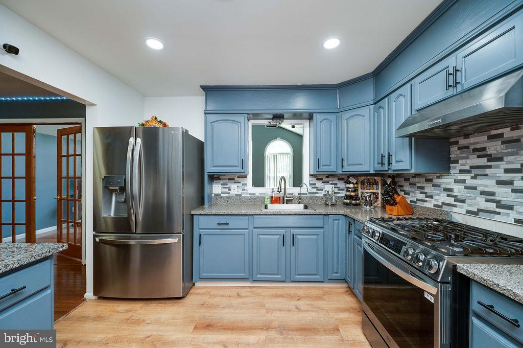 CRESTWOOD - Residential