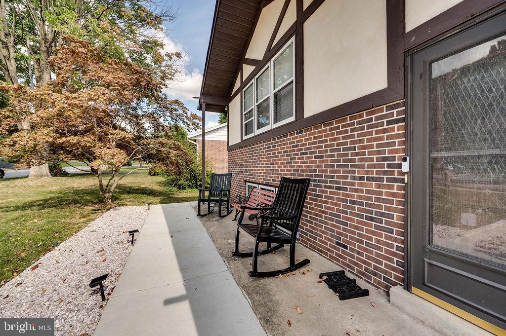 CRESTWOOD - Residential