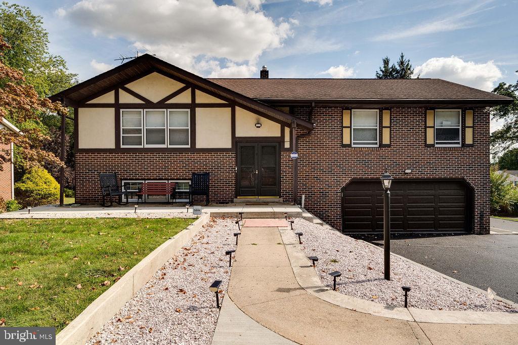 CRESTWOOD - Residential