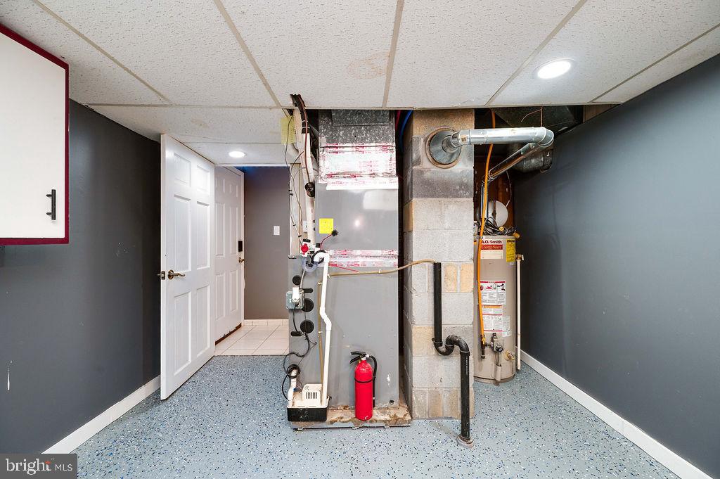 CRESTWOOD - Residential