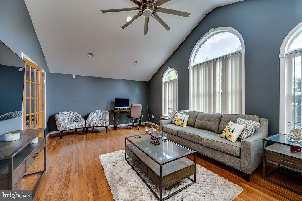 CRESTWOOD - Residential