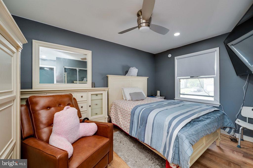 CRESTWOOD - Residential